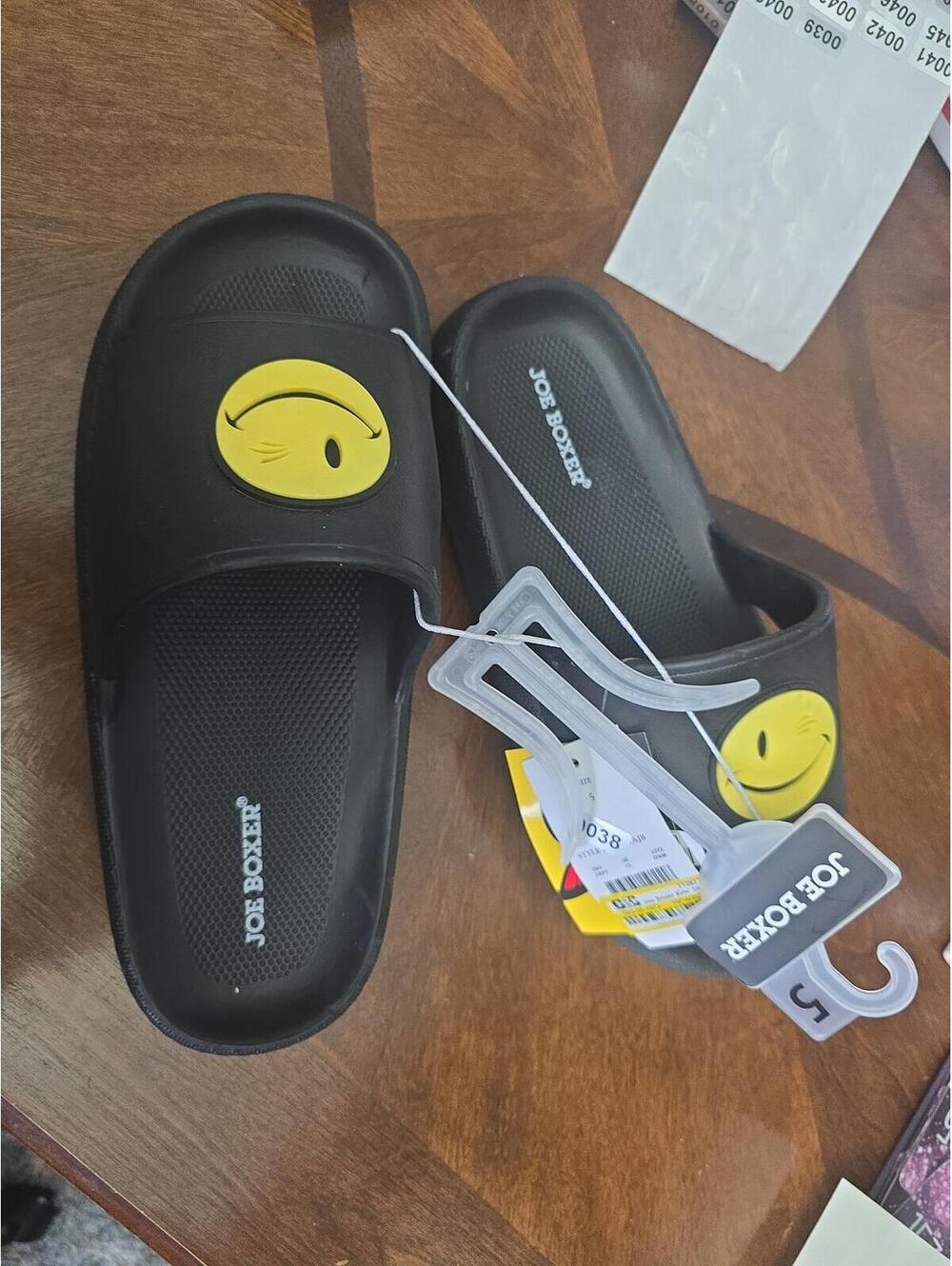 Size 5 brand new joe boxer slides, sandals item 38 bin 1